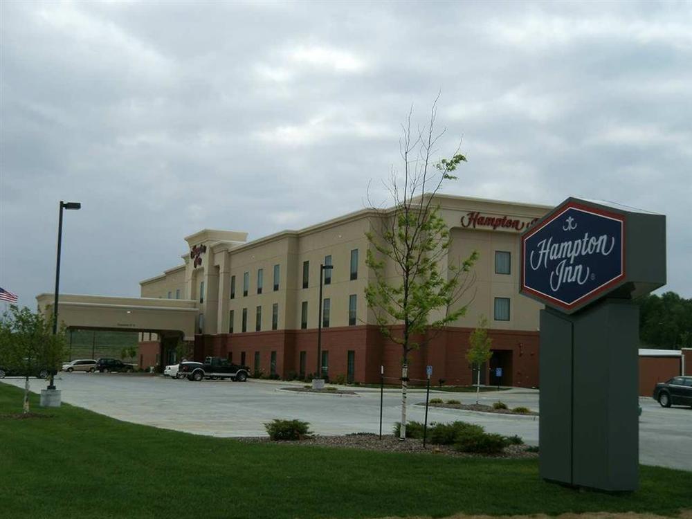 Hampton Inn Clinton Bagian luar foto