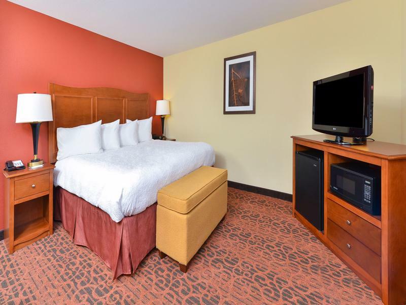 Hampton Inn Clinton Bagian luar foto